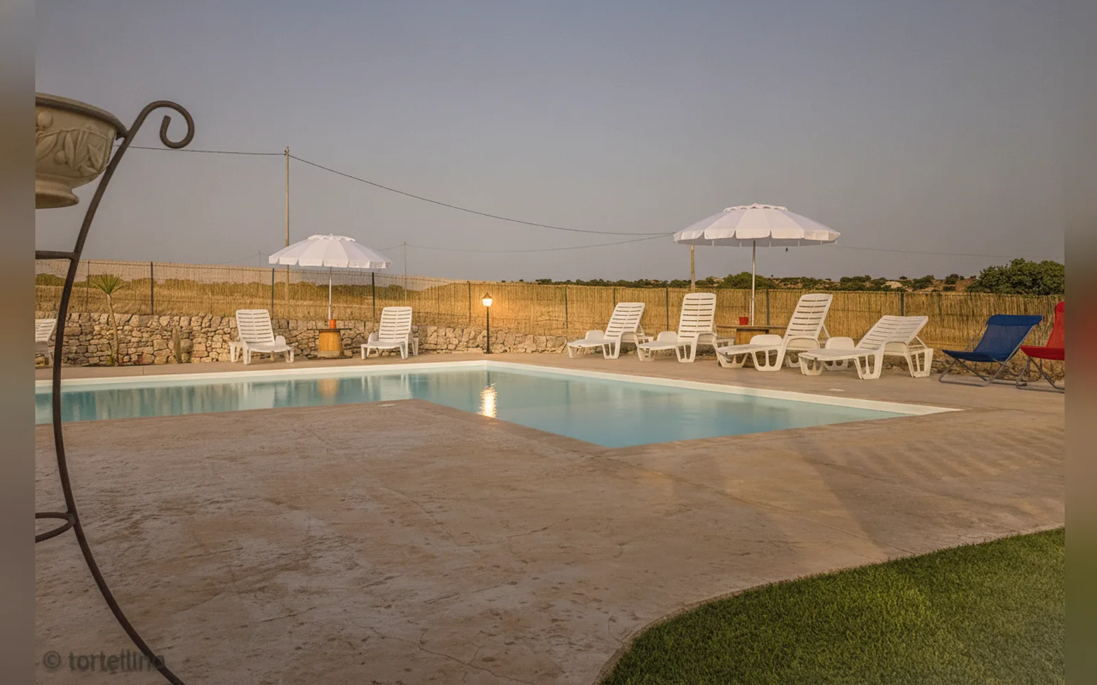 Piscina privata — A Valata di Donnafugata, Ragusa (Sicilia) (foto 12)